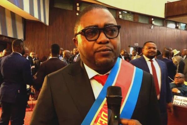 SCANDALE À L'ASSEMBLÉE NATIONALE : LE DÉPUTÉ CIZUNGU NTABOBA TENTE L'IMPOSSIBLE ET S'EXPOSE AU RIDICULE